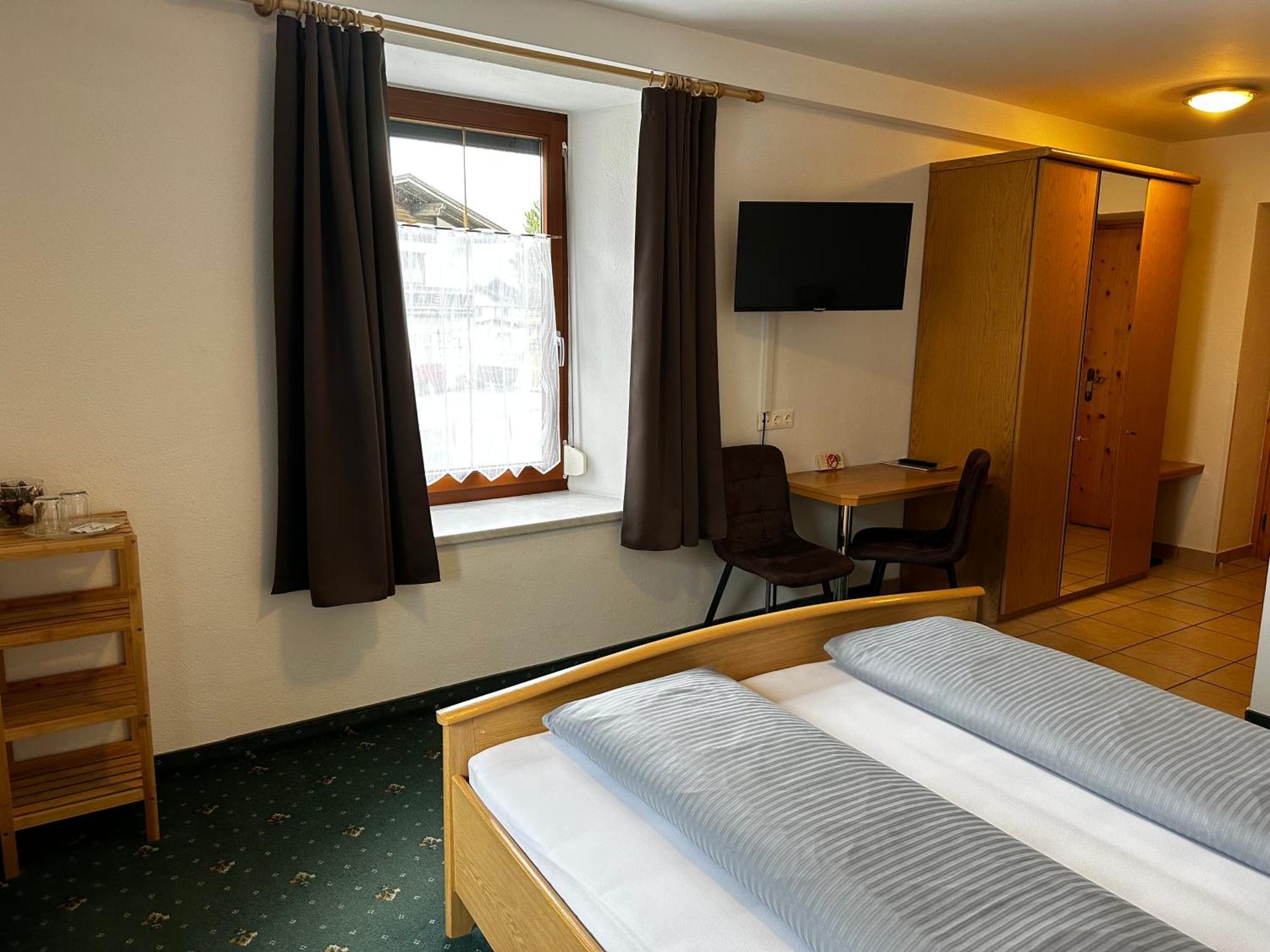 Goldener Adler Bed & Breakfast Scharnitz Dış mekan fotoğraf
